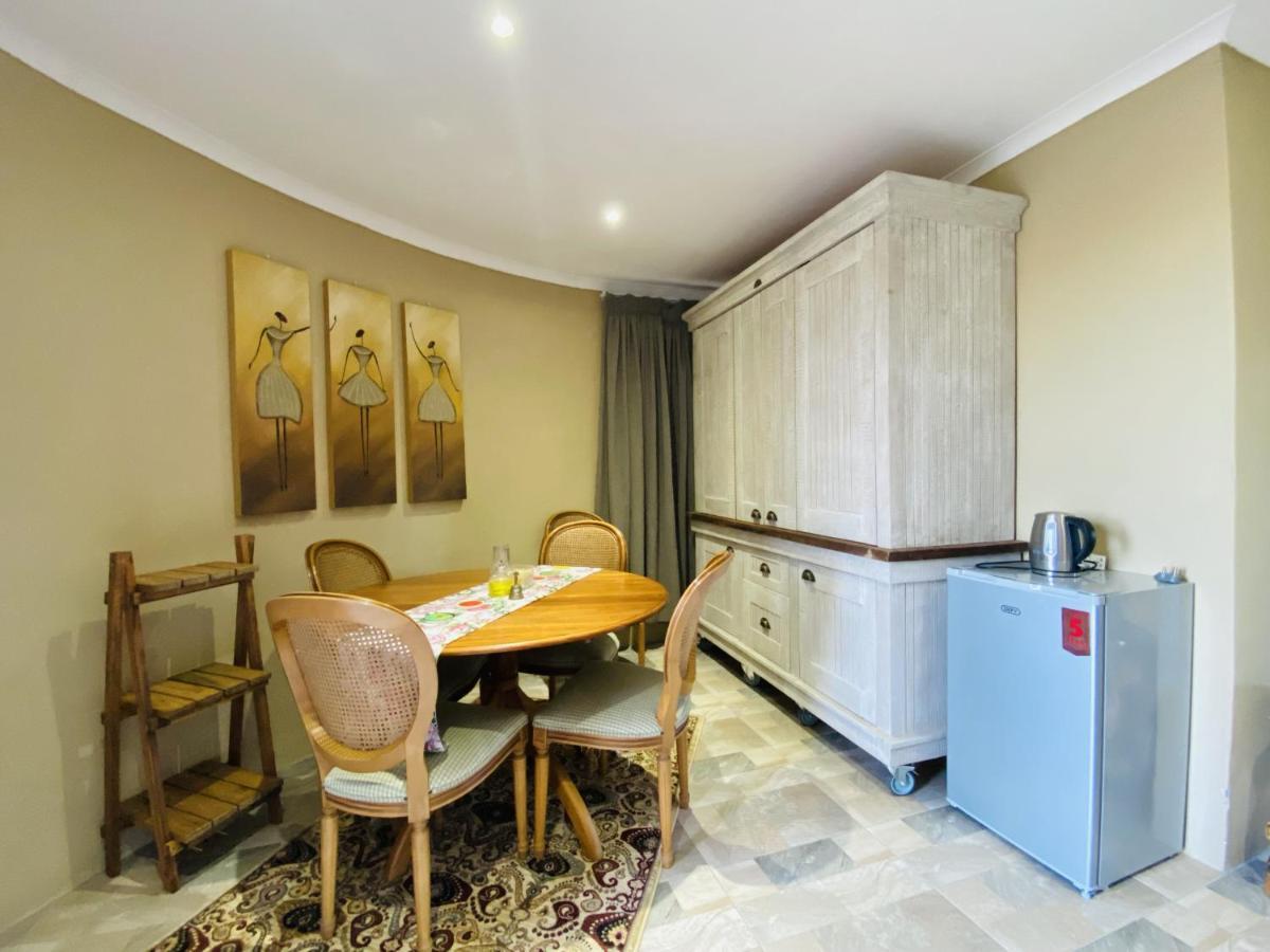 Country Lane Farm Lodge Cradock Bagian luar foto